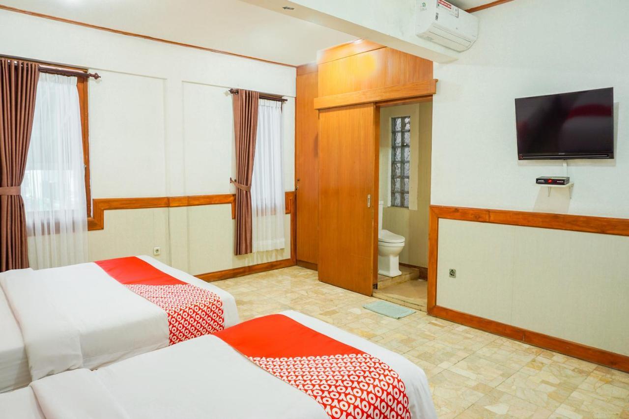 Oyo 1209 Tirtasari Nice Guesthouse 반둥 외부 사진